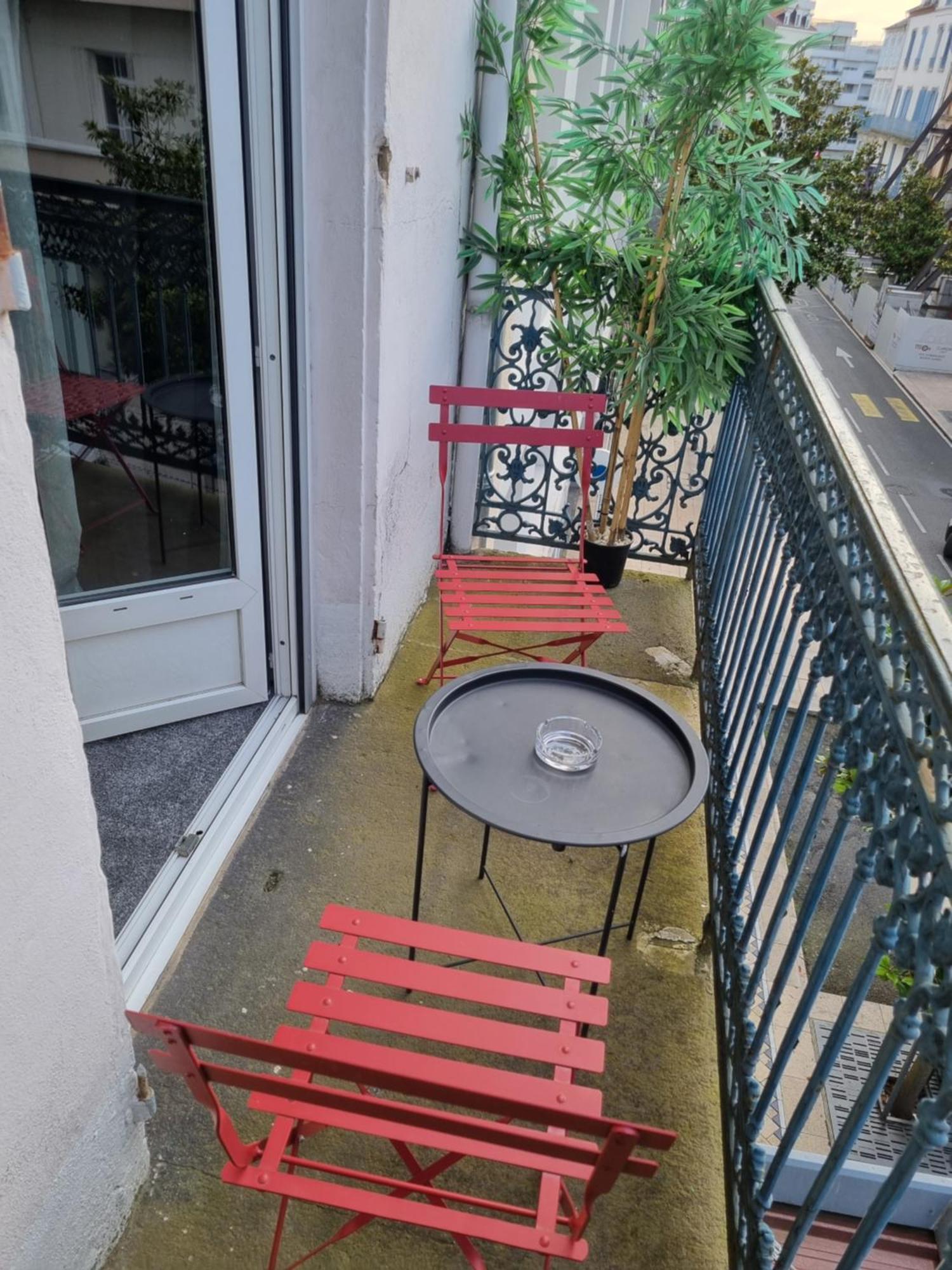 Hotel & Restaurant Le Patio วิชี ภายนอก รูปภาพ